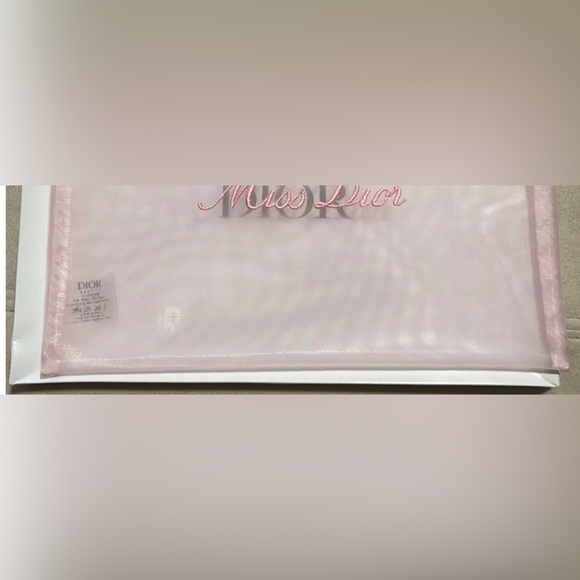 SALE✨Dior Pink Mesh Pouch - Picture 2 of 5